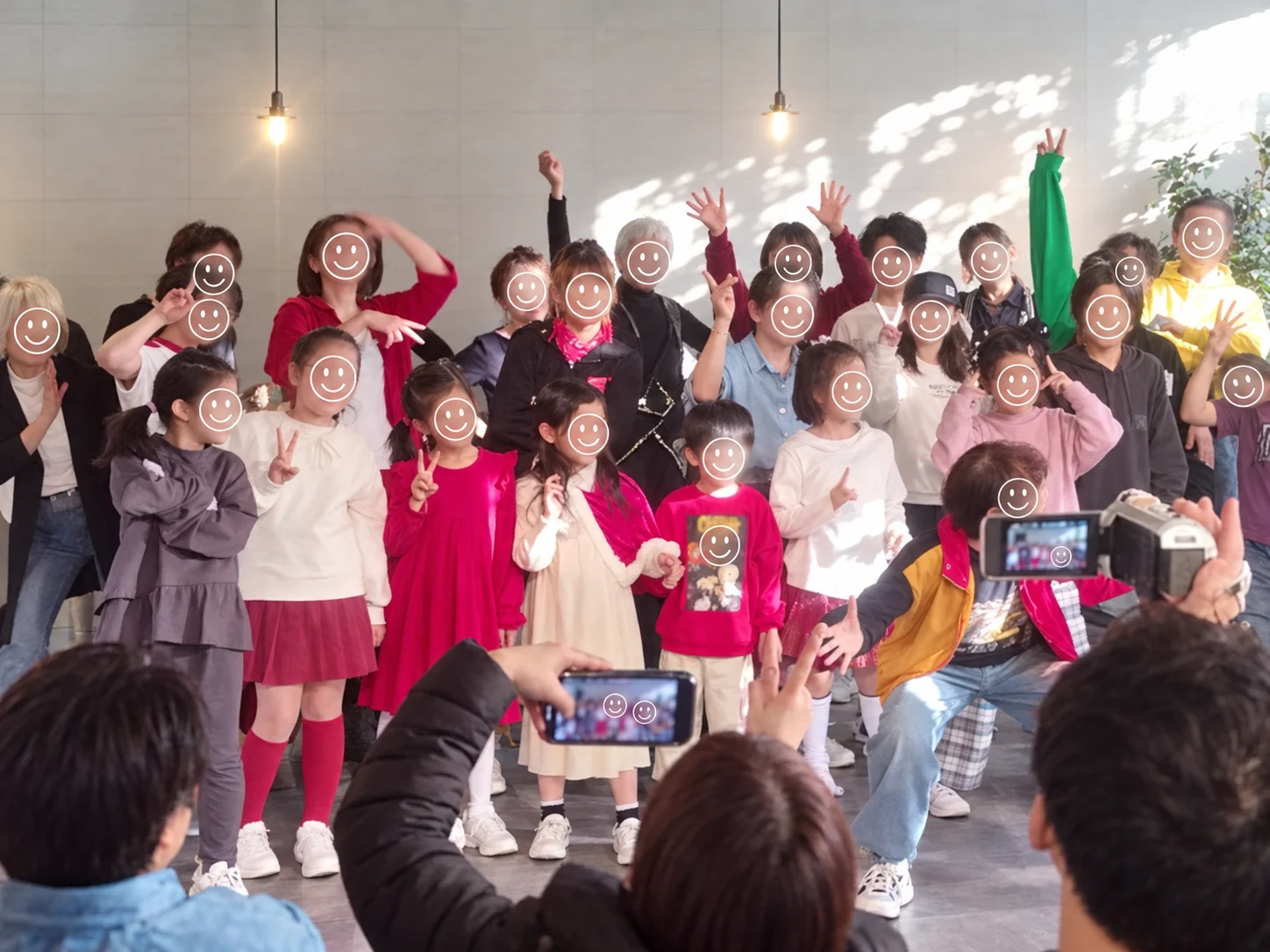 子どもと大人が一緒に楽しむイベントの様子